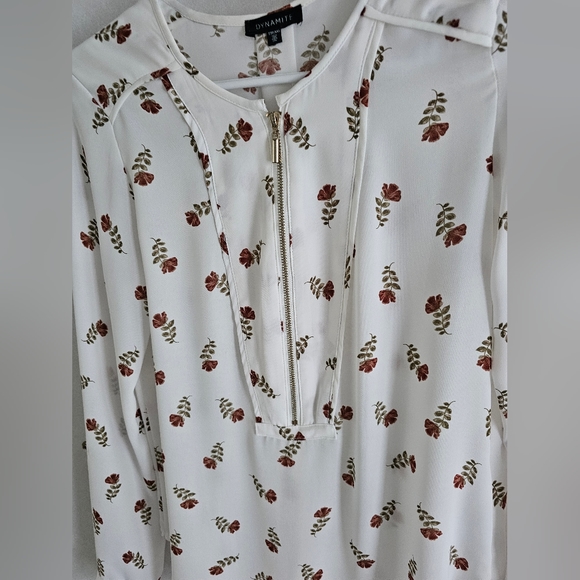 2 XXS Dynamite blouses - Picture 2 of 3